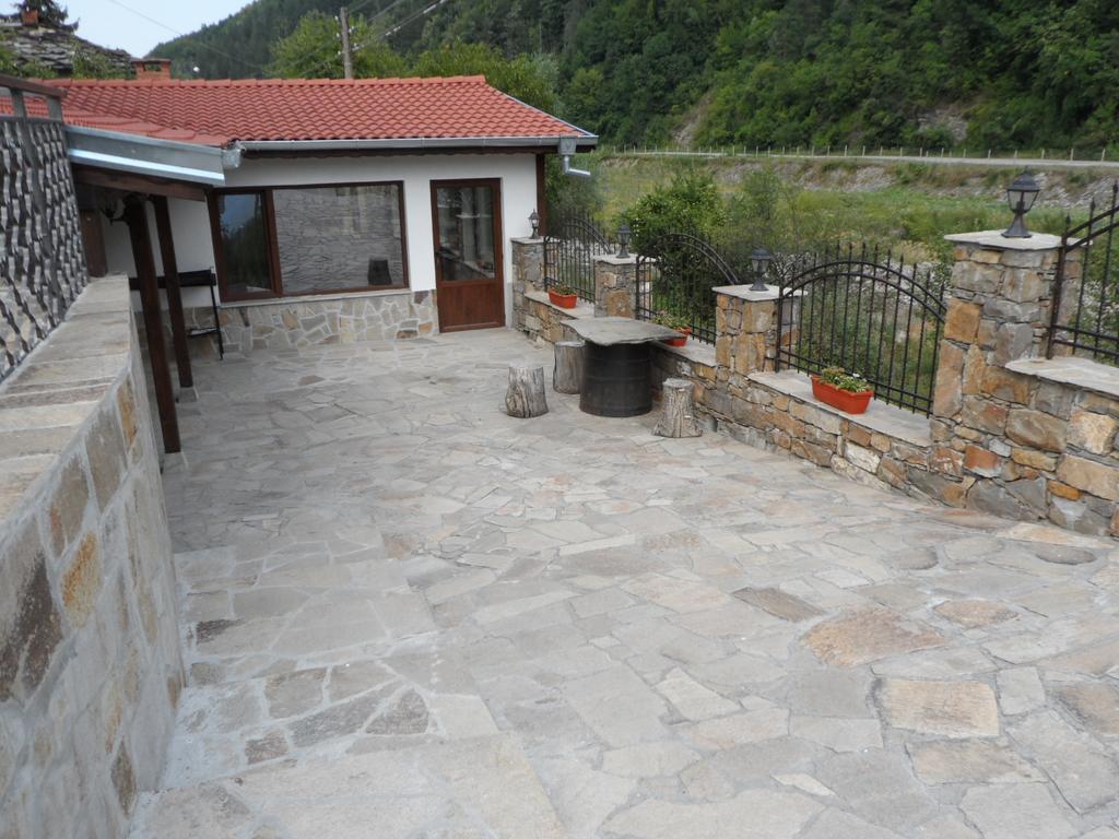 Guest House Ivan Cherni Osum Exteriér fotografie