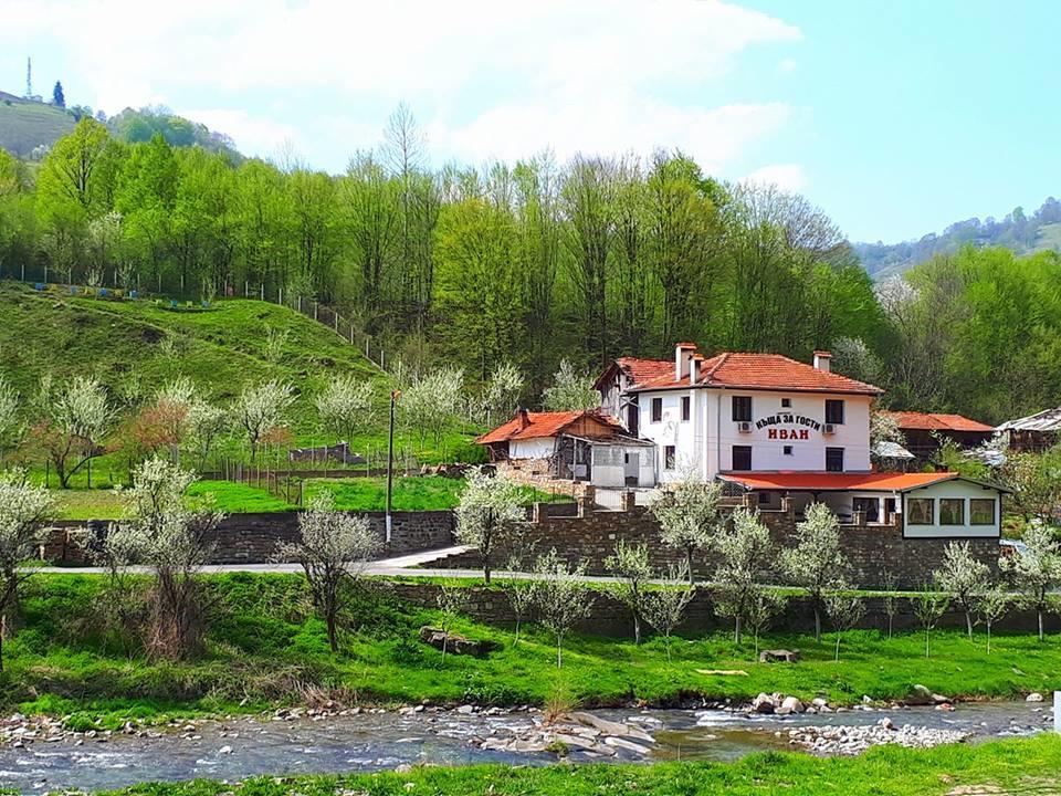 Guest House Ivan Cherni Osum Exteriér fotografie